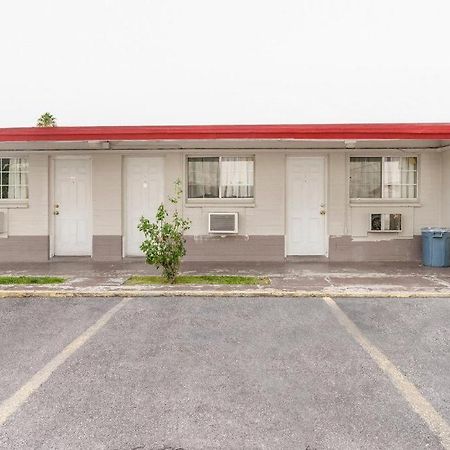 Oyo Gateway Motel Las Vegas North Strip/Fremont St. Area Εξωτερικό φωτογραφία