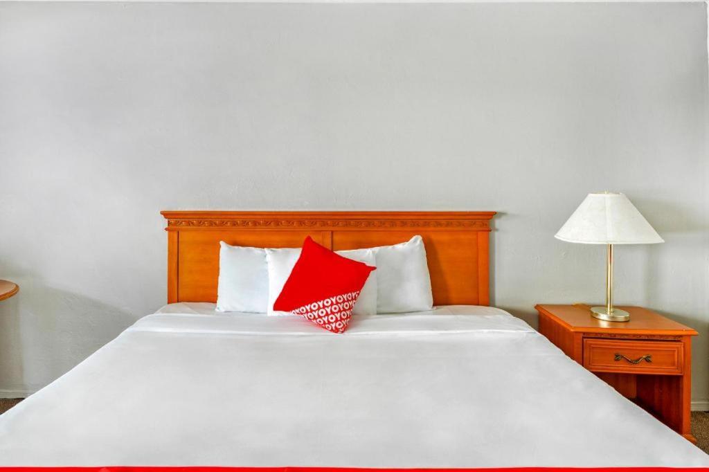 Oyo Gateway Motel Las Vegas North Strip/Fremont St. Area Εξωτερικό φωτογραφία
