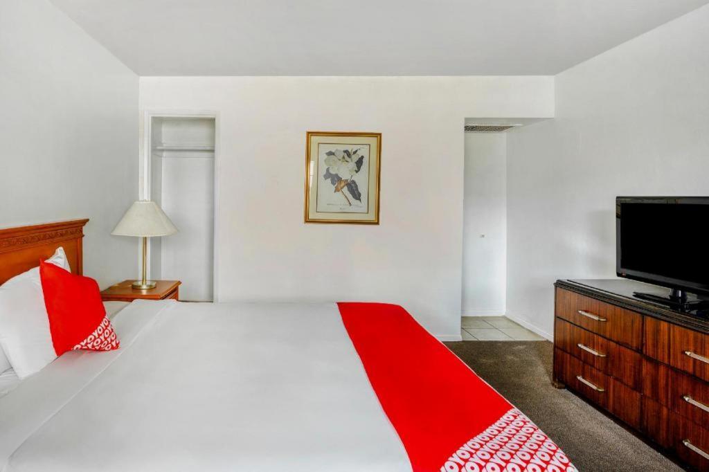 Oyo Gateway Motel Las Vegas North Strip/Fremont St. Area Εξωτερικό φωτογραφία