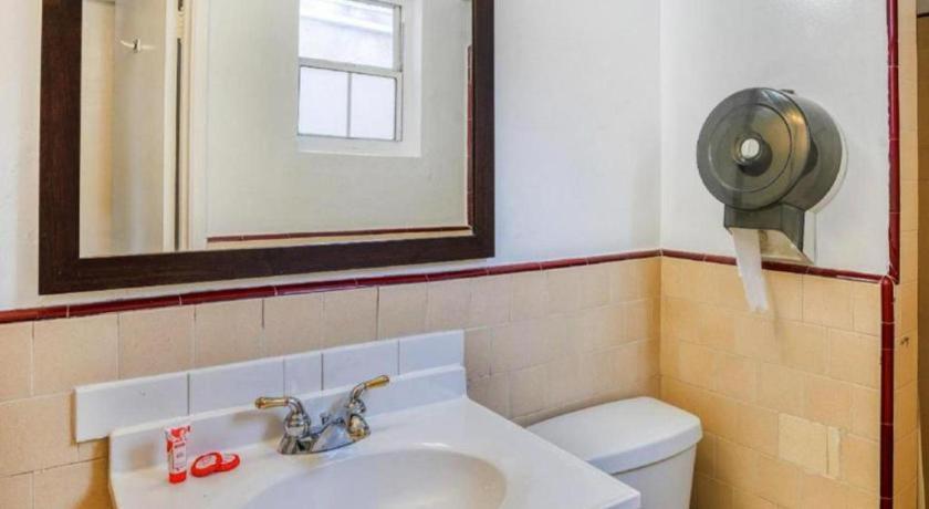 Oyo Gateway Motel Las Vegas North Strip/Fremont St. Area Εξωτερικό φωτογραφία