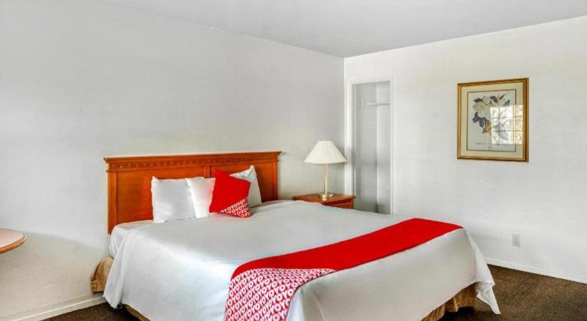 Oyo Gateway Motel Las Vegas North Strip/Fremont St. Area Εξωτερικό φωτογραφία