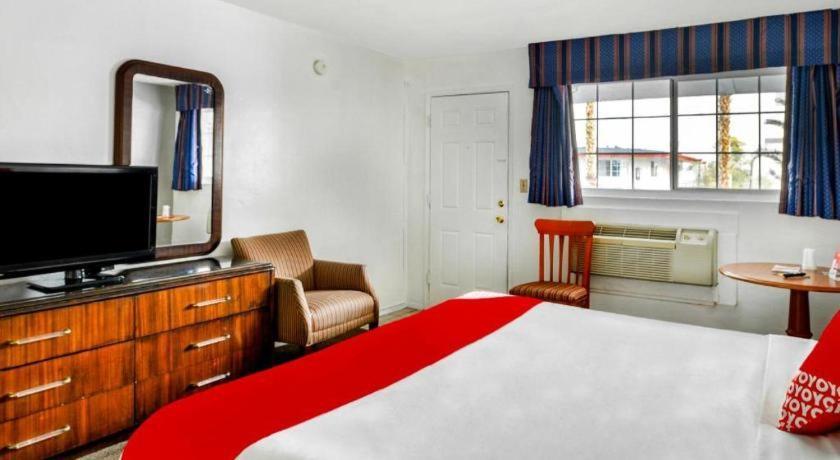 Oyo Gateway Motel Las Vegas North Strip/Fremont St. Area Εξωτερικό φωτογραφία