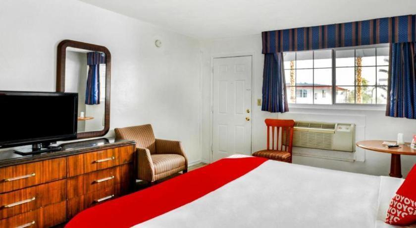Oyo Gateway Motel Las Vegas North Strip/Fremont St. Area Εξωτερικό φωτογραφία
