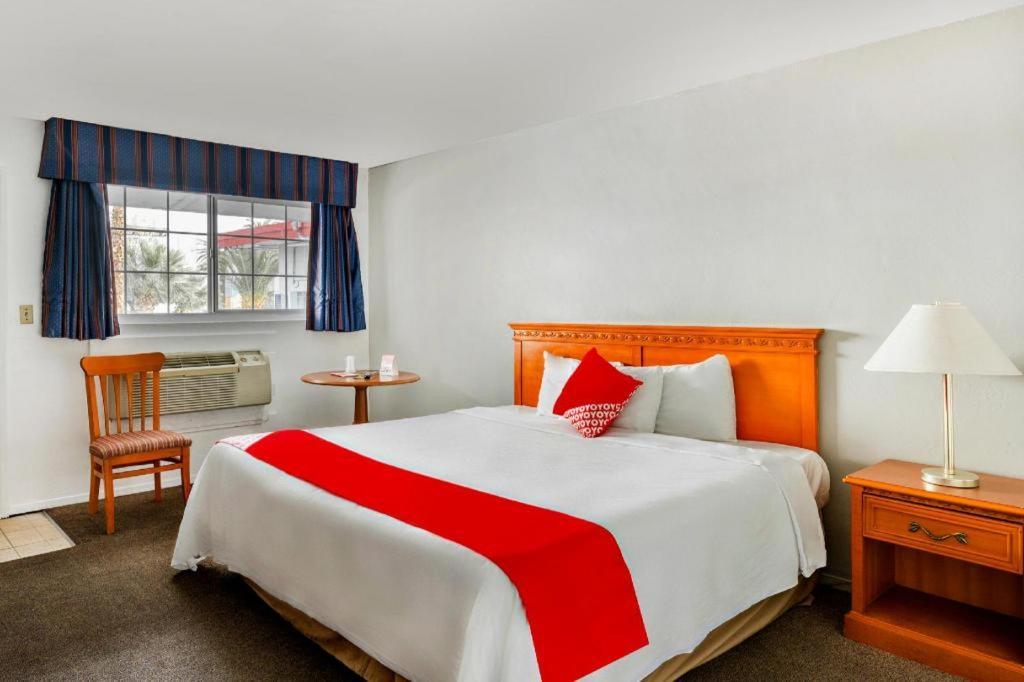 Oyo Gateway Motel Las Vegas North Strip/Fremont St. Area Εξωτερικό φωτογραφία