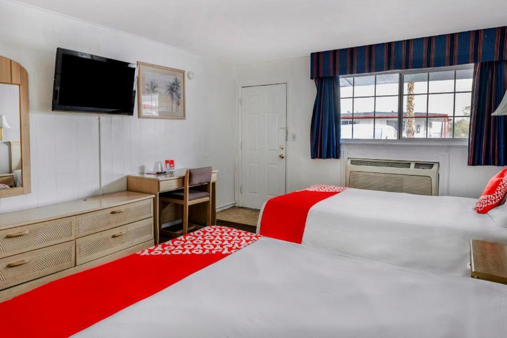 Oyo Gateway Motel Las Vegas North Strip/Fremont St. Area Εξωτερικό φωτογραφία